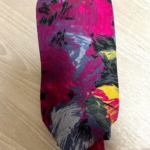 Variety Pack 5 ties.‎ Fun, funky, and festive! F21. - Picture 5 of 5